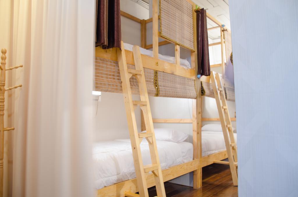 Bed And Butler Hostel Bangkok Ruang foto